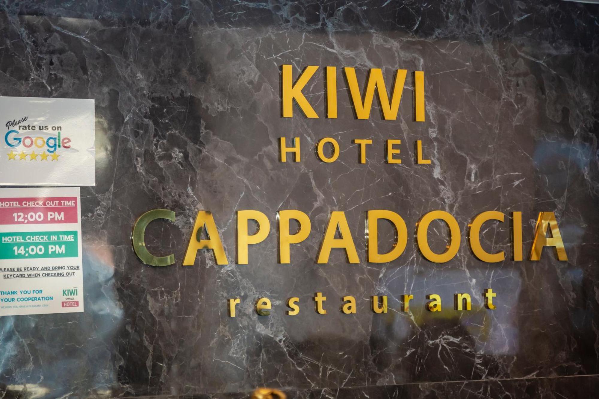 Kiwi Capsule Hotel Bangkok Esterno foto
